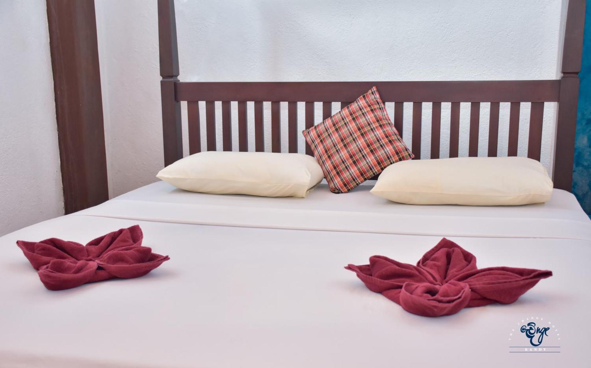 The Change Hotel Канди Экстерьер фото