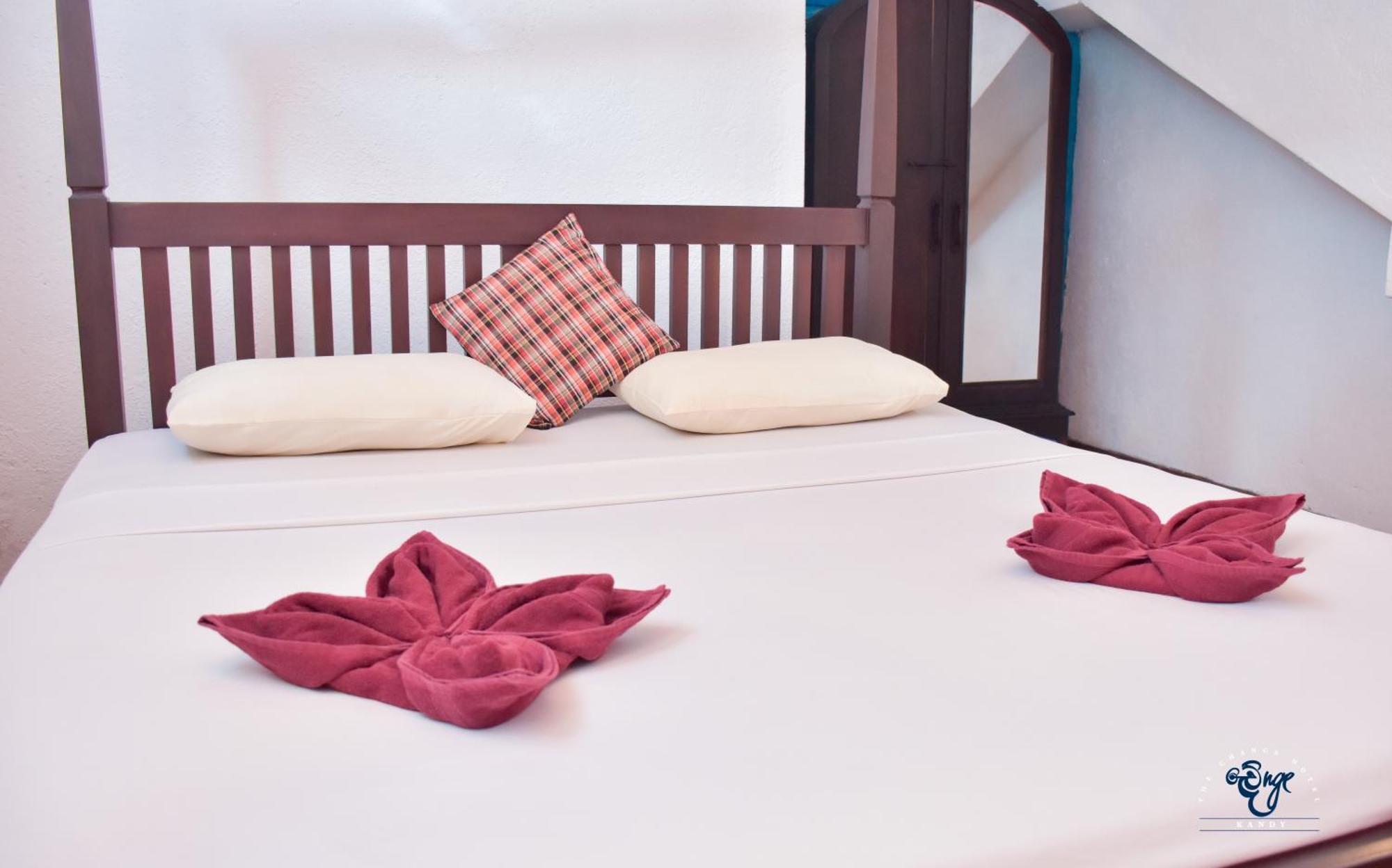 The Change Hotel Канди Экстерьер фото